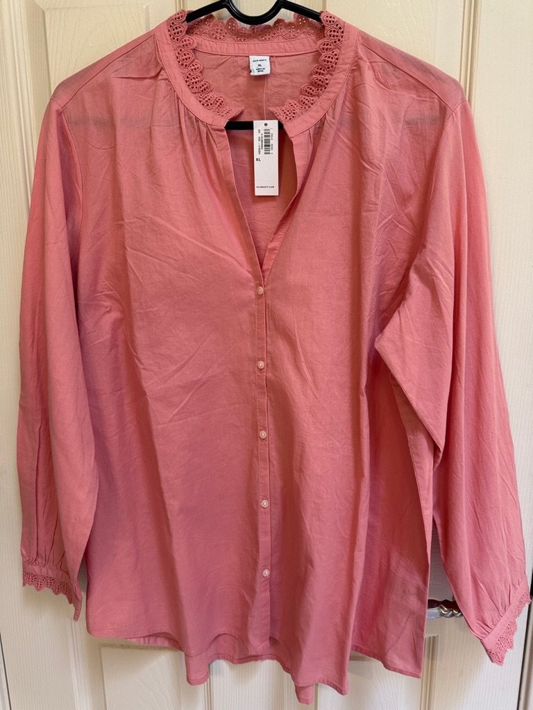 Old Navy Nwt Pink Button Down Blouse With Lace Collar And Cuffs. Beautiful Color
